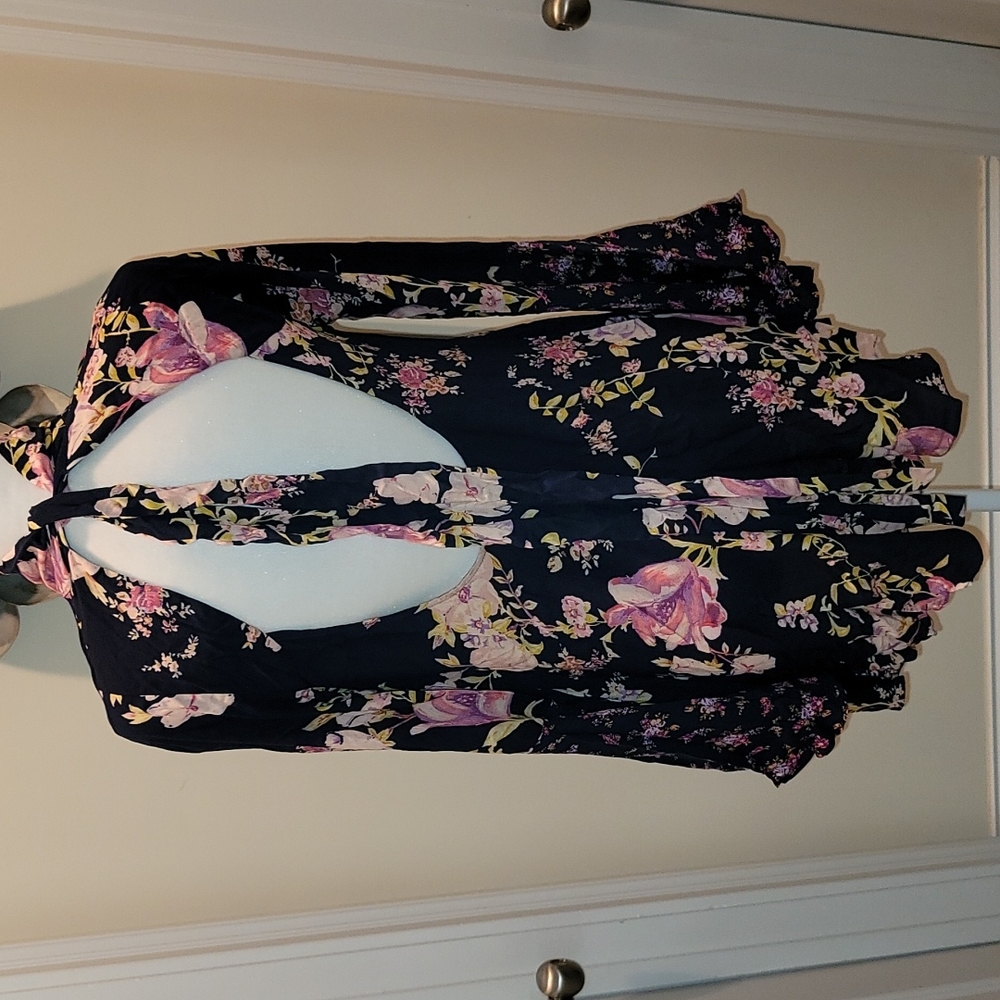 Free People Tate Tunic in midnight Combo. Size pockets. Open back. Size S - Picture 6 of 8